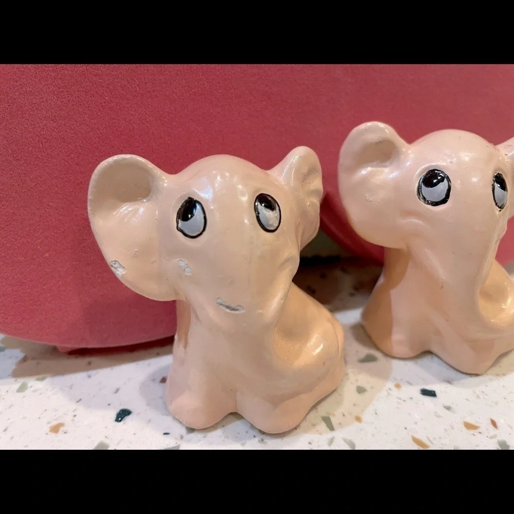 Vintage Pink‎ Elephant Salt & Pepper Shakers